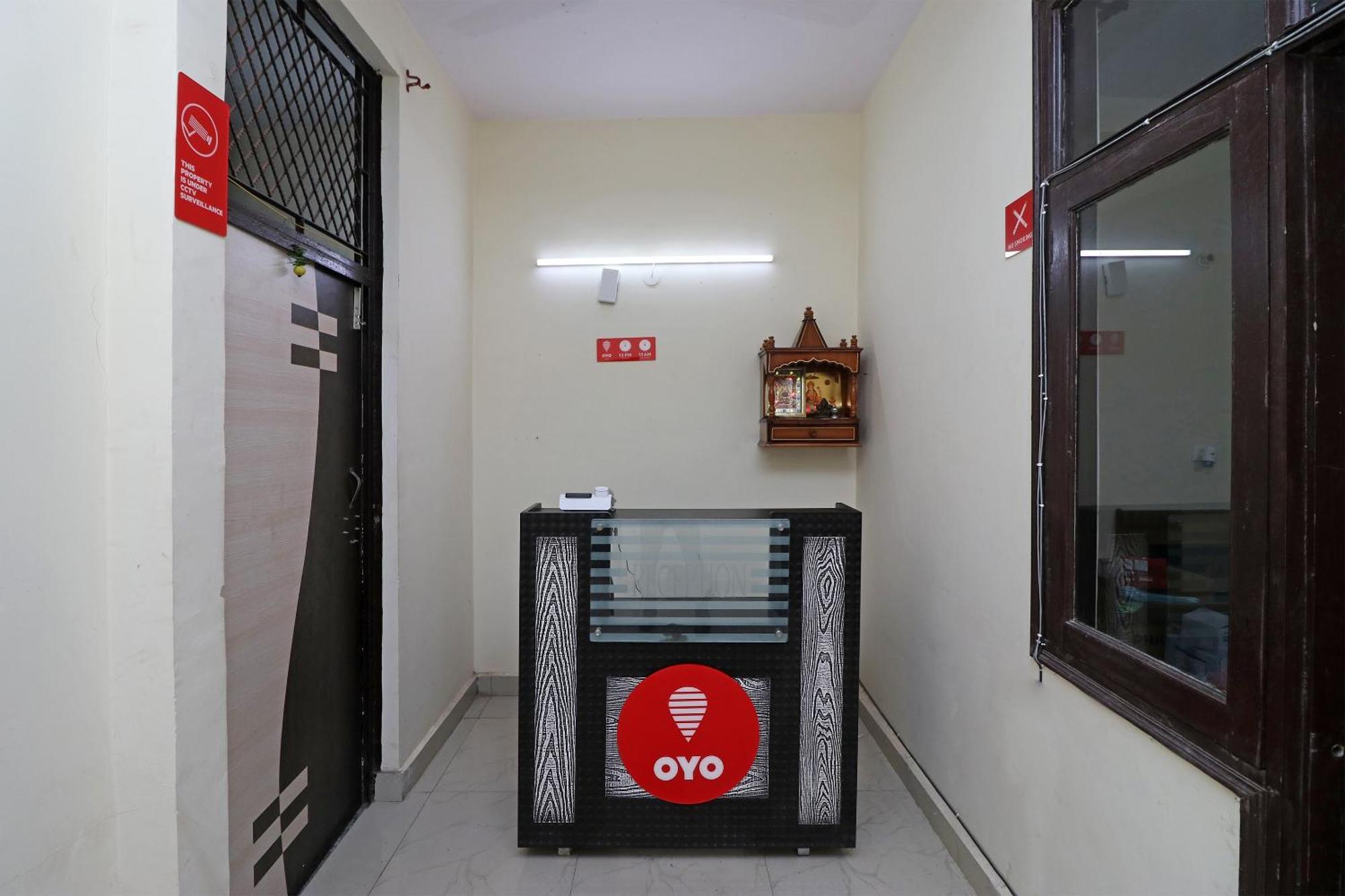 Oyo Triage Home Stay Noida Esterno foto