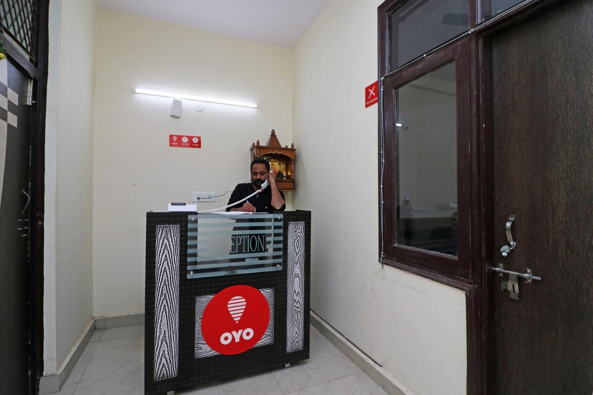 Oyo Triage Home Stay Noida Esterno foto