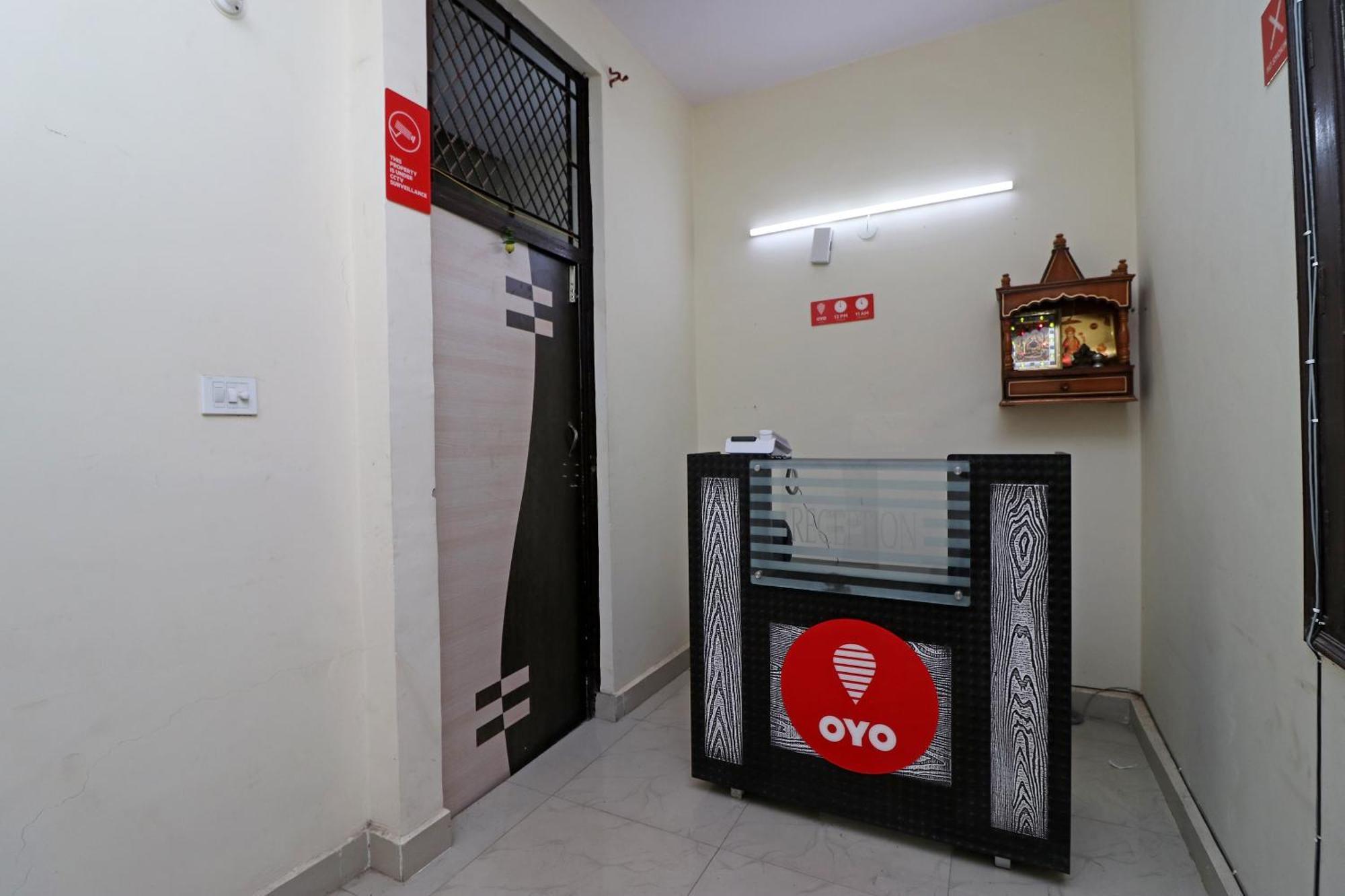 Oyo Triage Home Stay Noida Esterno foto